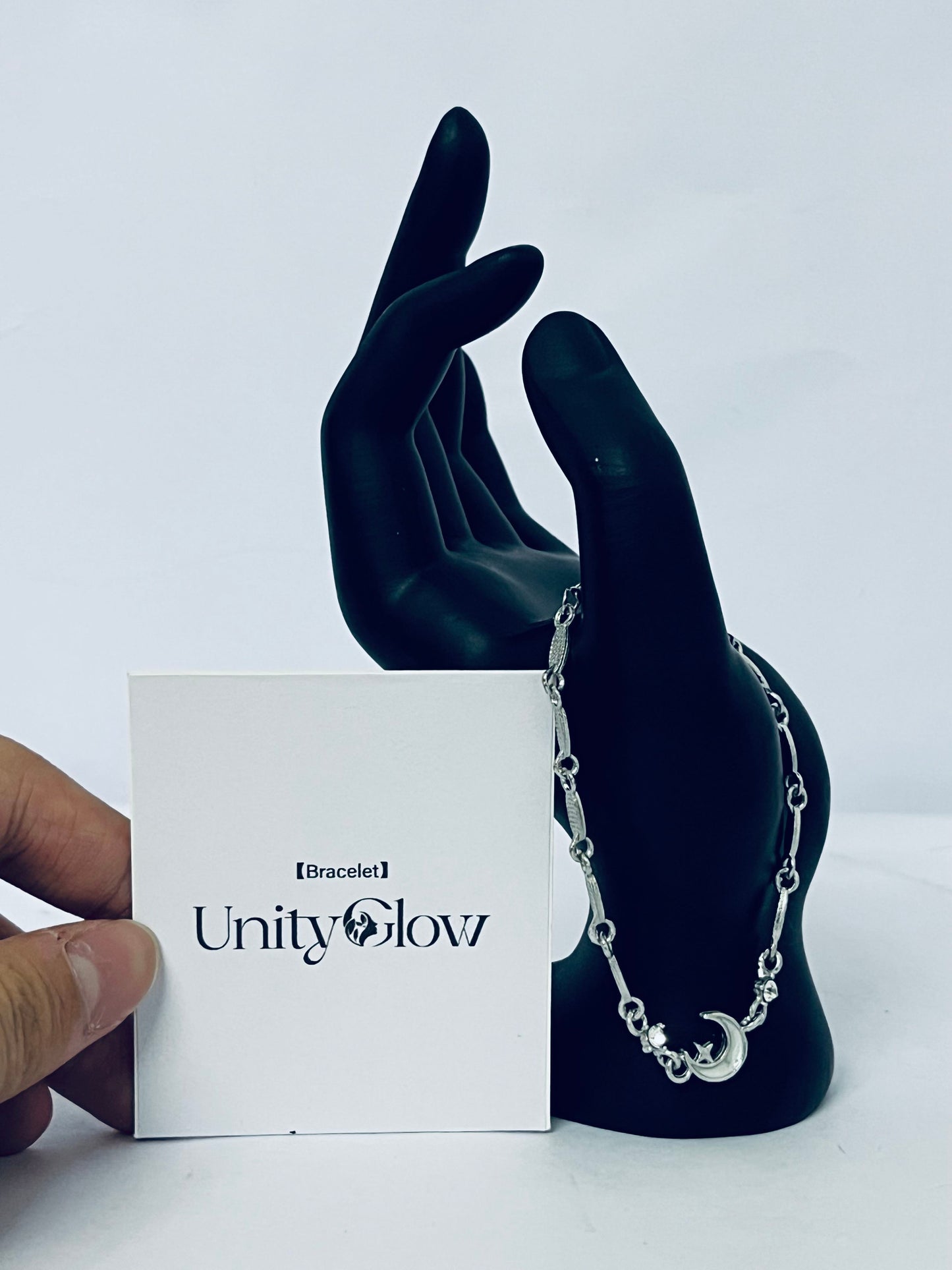UnityGlow Shimmering Rhinestones Bracelet Fashionable Silver Plated Handchain Adjustable Length Wristchain Stylish Party Jewelry