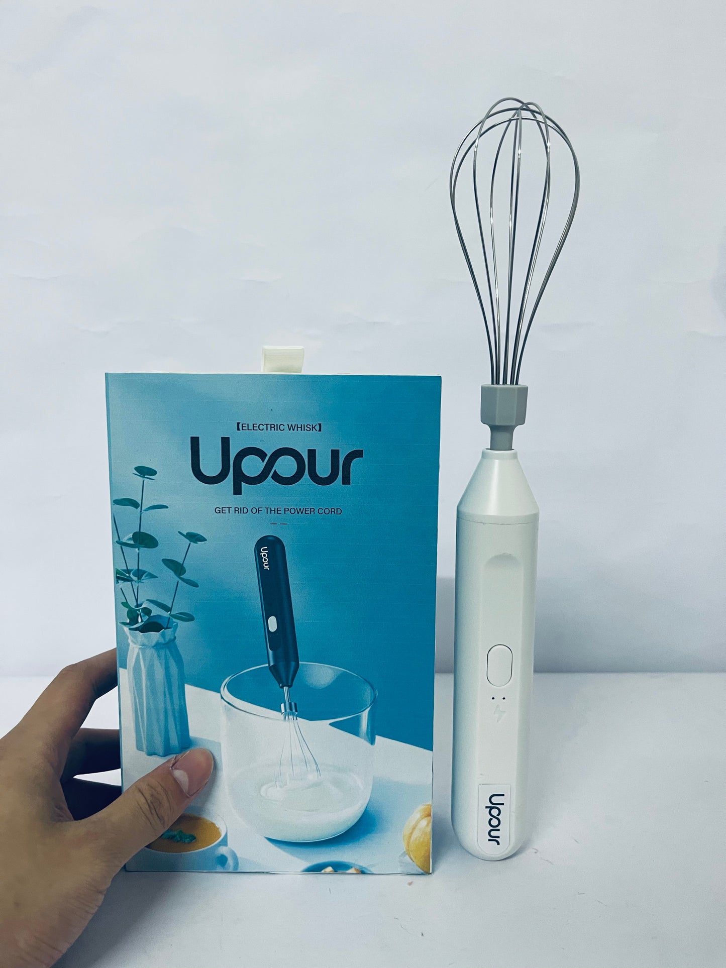 Upour Electric egg beaters sets USB Rechargable Handheld Eggs Beater Cordless Electric Food Mixers Detachable Milk Frothers Kitchen Tool