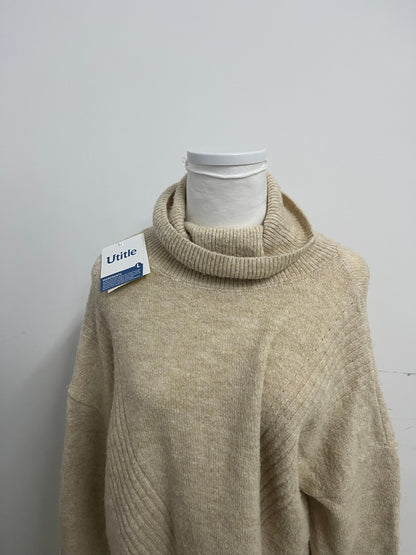 【Utitle Beige Oversized Turtleneck Sweater】—— Cozy & Stylish Winter Essential