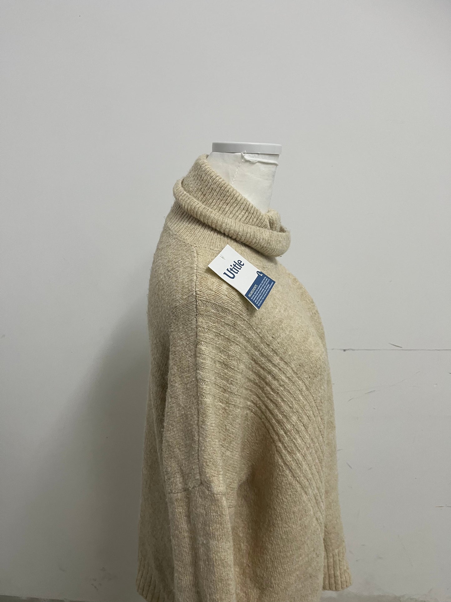 【Utitle Beige Oversized Turtleneck Sweater】—— Cozy & Stylish Winter Essential