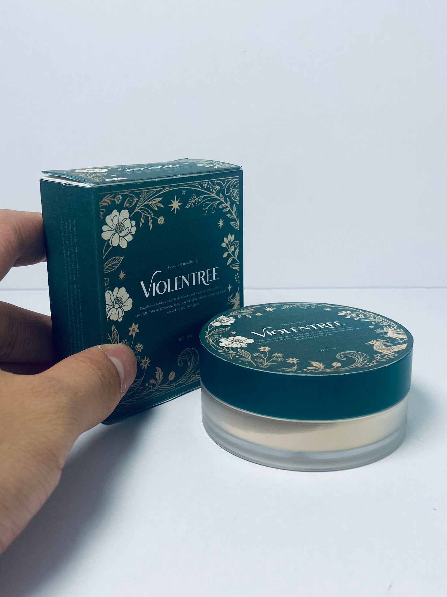 VIOLENTREE Lightweight Translucent Loose face powder Makeup, Matte Non-Sticky Finishing Baking Makeup, Concealing Nude Face Pressed Foundation Powder for Women With Puff