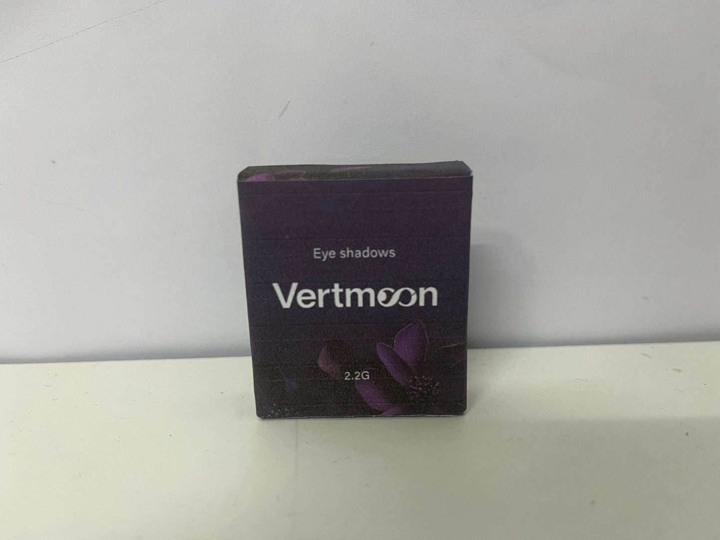 【Vertmoon Ruby Red Shimmer Eyeshadow】—— Bold, Luminous Color for Eye-Catching Looks