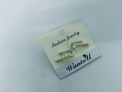 WantoU Vintage Pearl Bar Stud Earrings Crystal Pearl Earrings Rhinestone Pearl Bar Earrings Gold C Shape Stud Earrings Jewelry for Women
