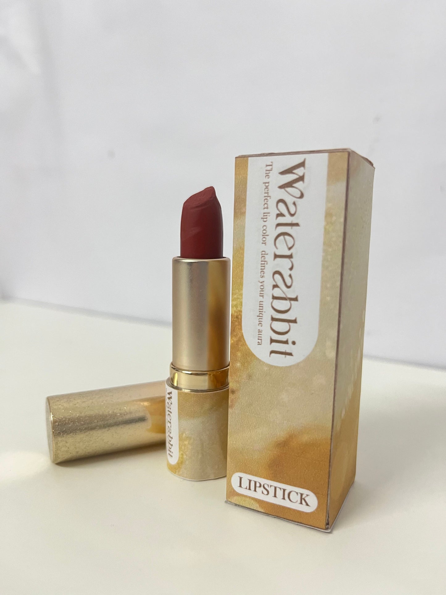 【Waterabbit Sparkling Gold Matte Lipstick】—— Luxe Color That Defines Your Unique Aura