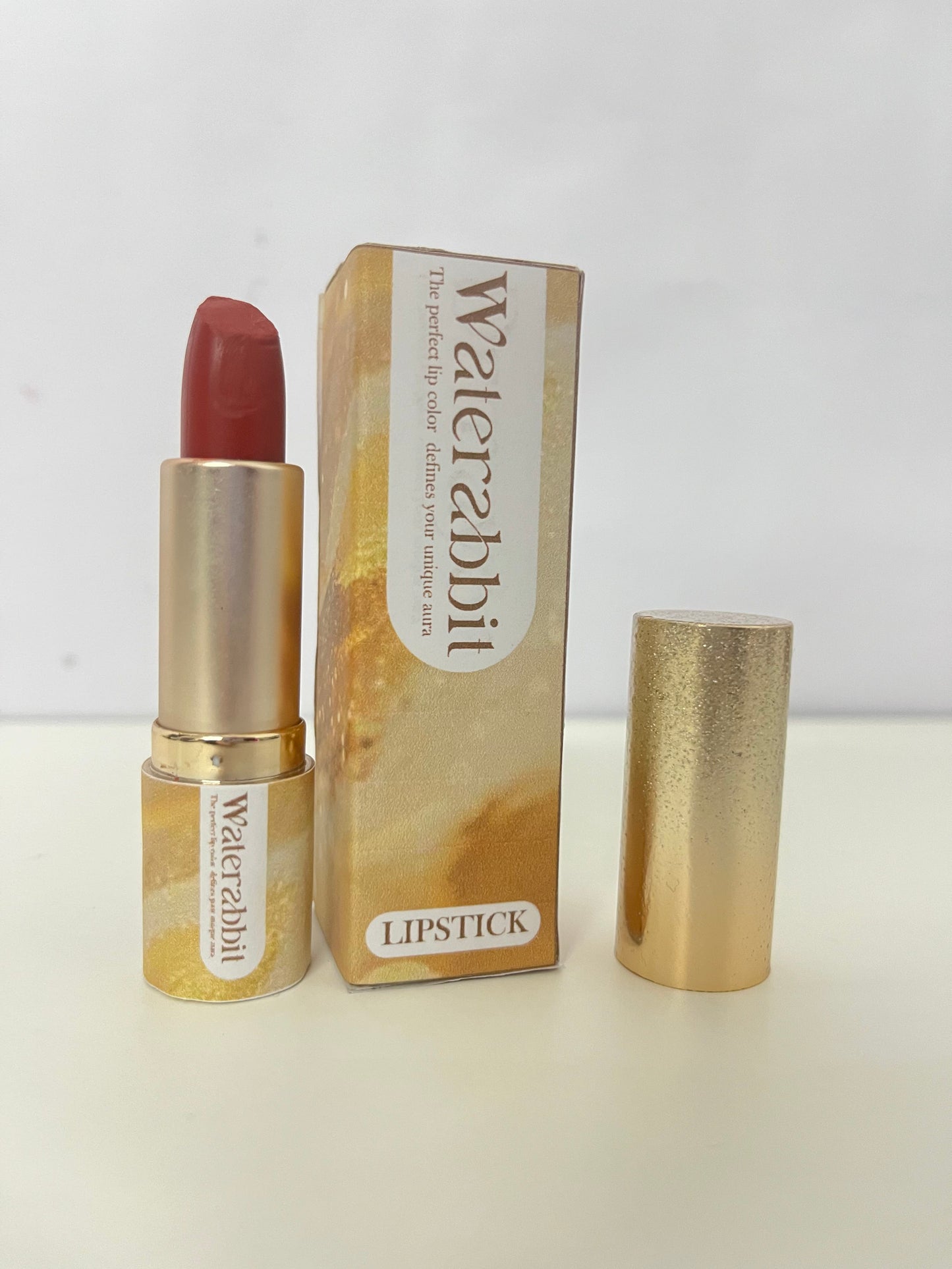 【Waterabbit Sparkling Gold Matte Lipstick】—— Luxe Color That Defines Your Unique Aura