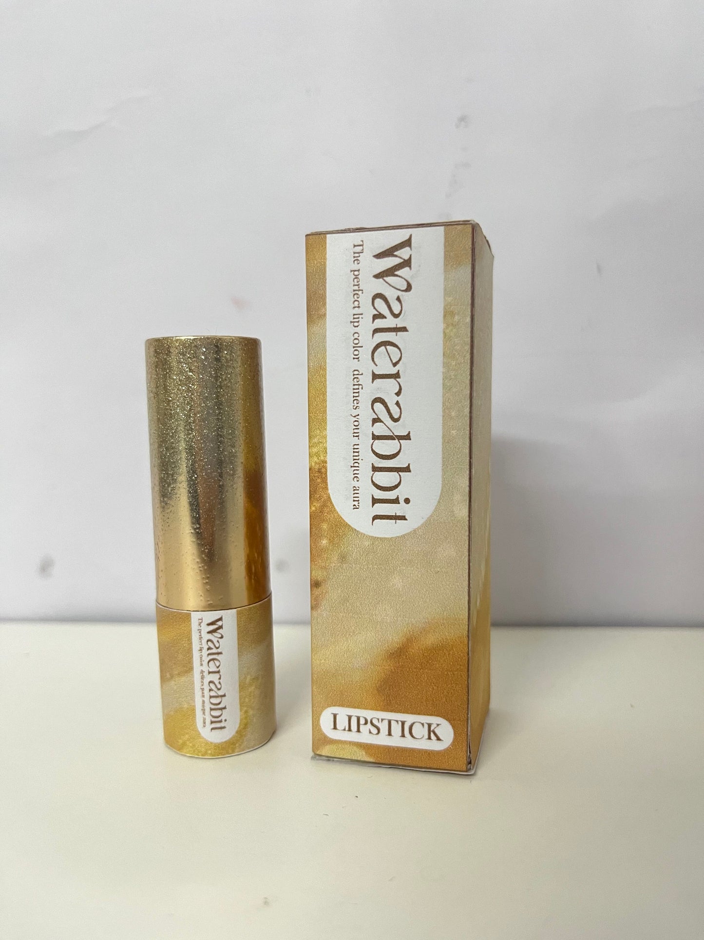 【Waterabbit Sparkling Gold Matte Lipstick】—— Luxe Color That Defines Your Unique Aura