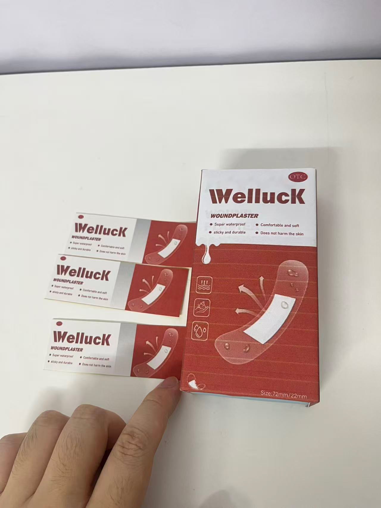 Welluck Waterproof Adhesive Bandages, Strong Adhesion & Durable, Gentle on Sensitive Skin, Sterile Wound Plasters for Cuts/Scrapes
