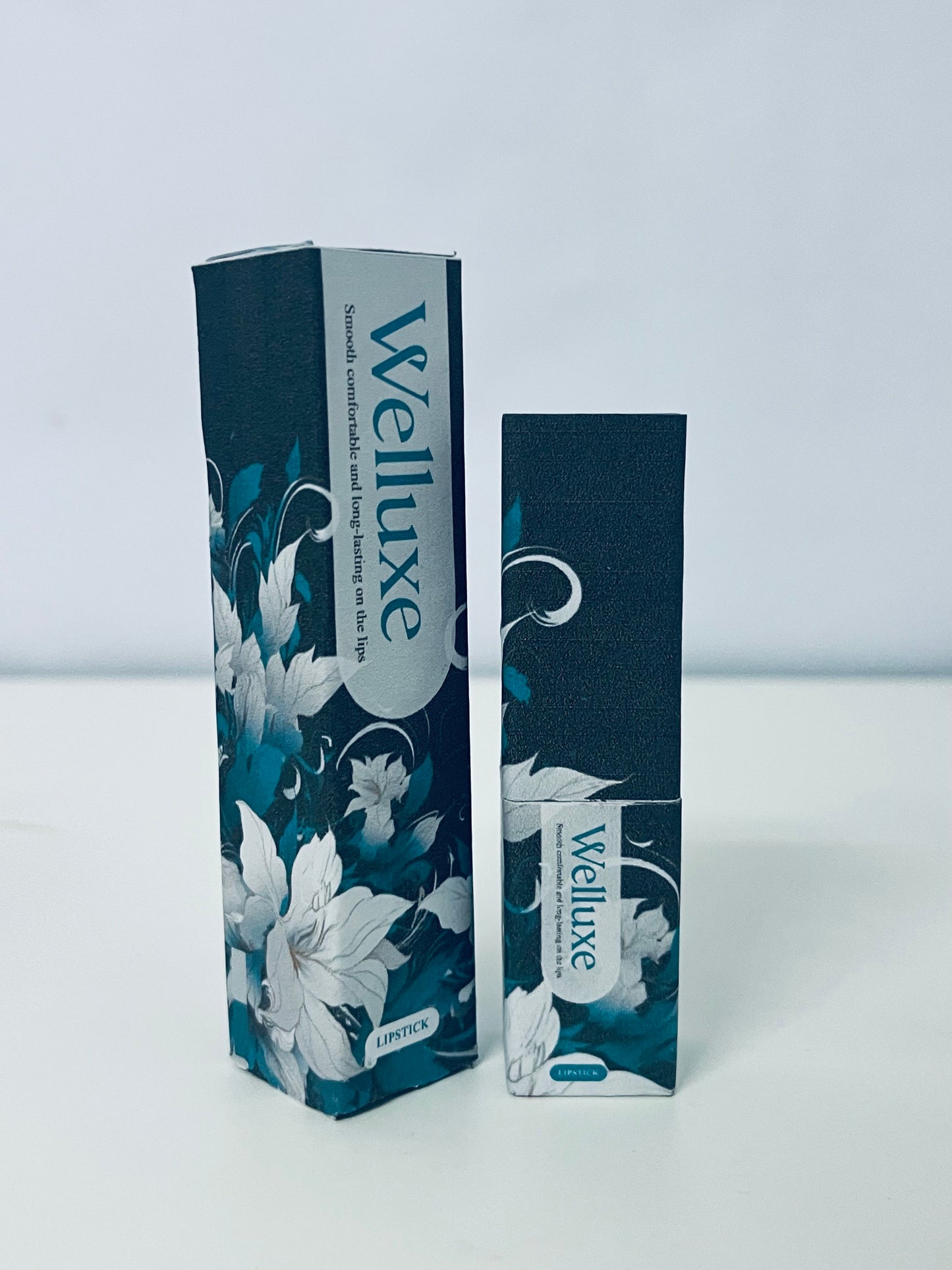 Welluxe Smooth Long-Lasting Lipstick, Creative Black Bullet, Elegant Floral Packaging, Comfortable & Long-Wearing on Lips