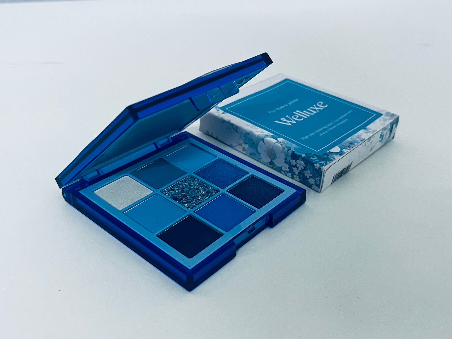 Welluxe 9 Colors Blue Eyeshadow Palette, High Pigmentation Long-Lasting Non-Smudging, Matte Shimmer Glitter Multi-Finish, Ideal for Cool & Chic Eye Looks