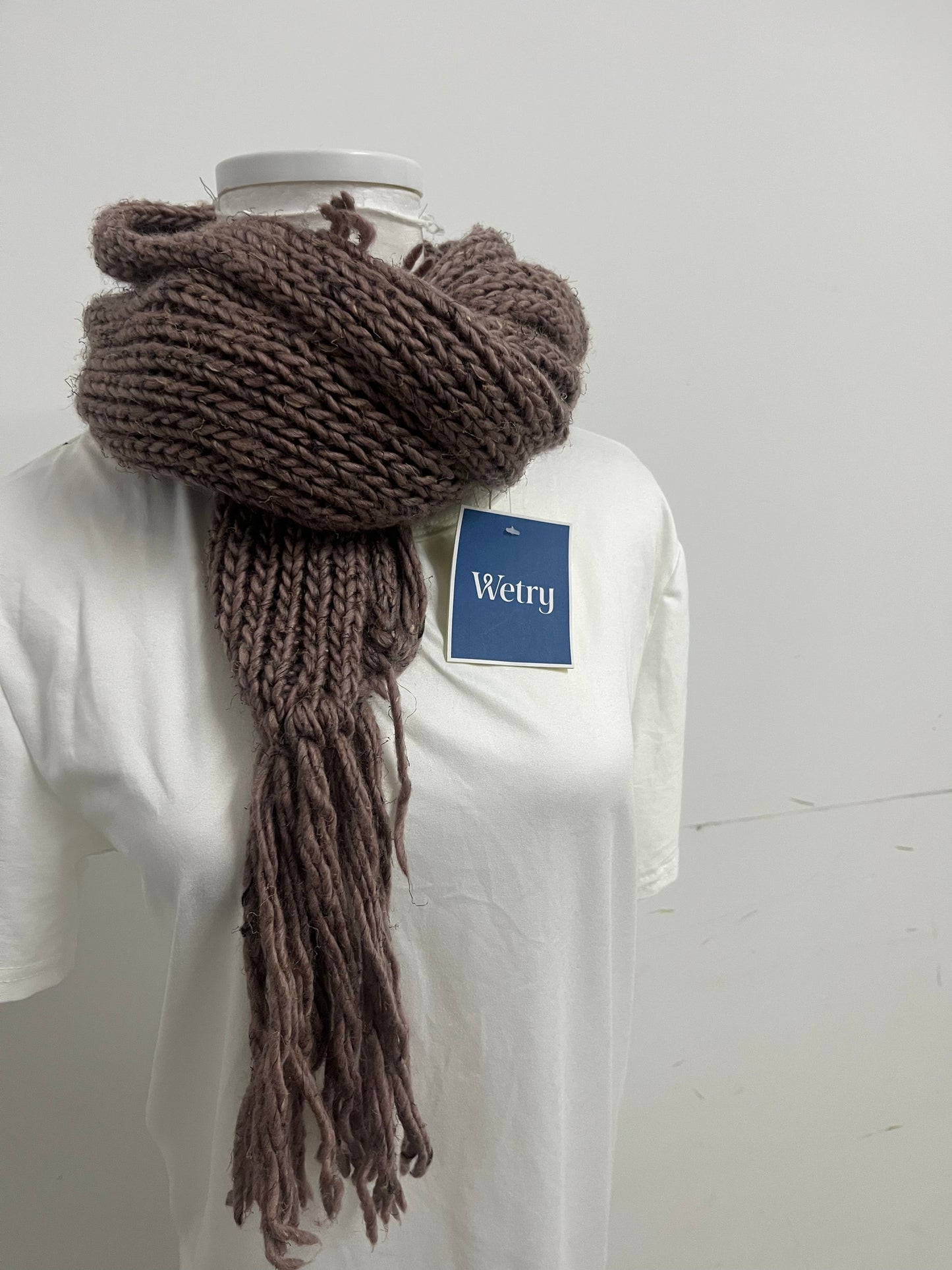 【Wetry Brown Chunky Knit Oversized Scarf】—— Cozy & Stylish Winter Essential