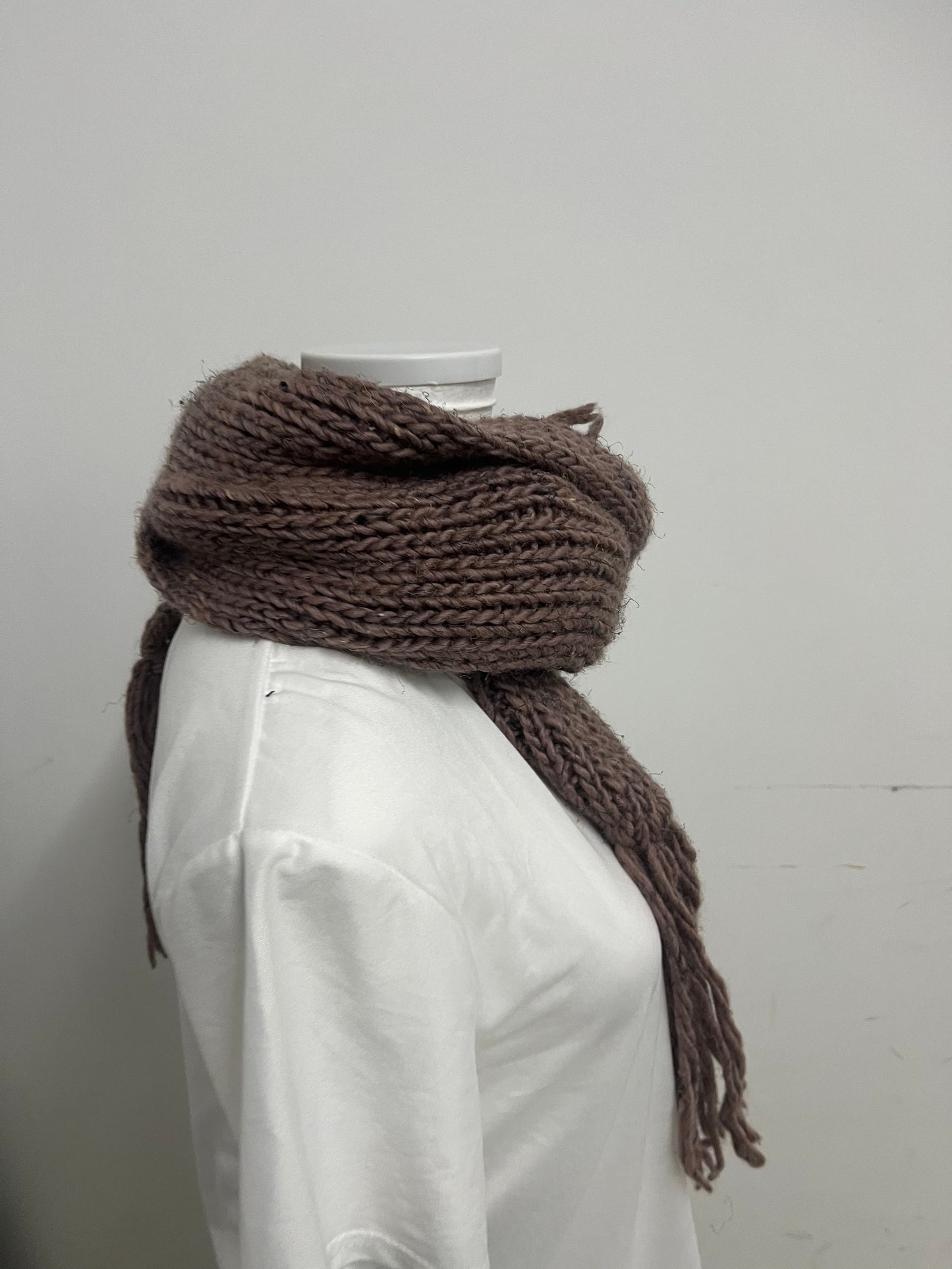 【Wetry Brown Chunky Knit Oversized Scarf】—— Cozy & Stylish Winter Essential