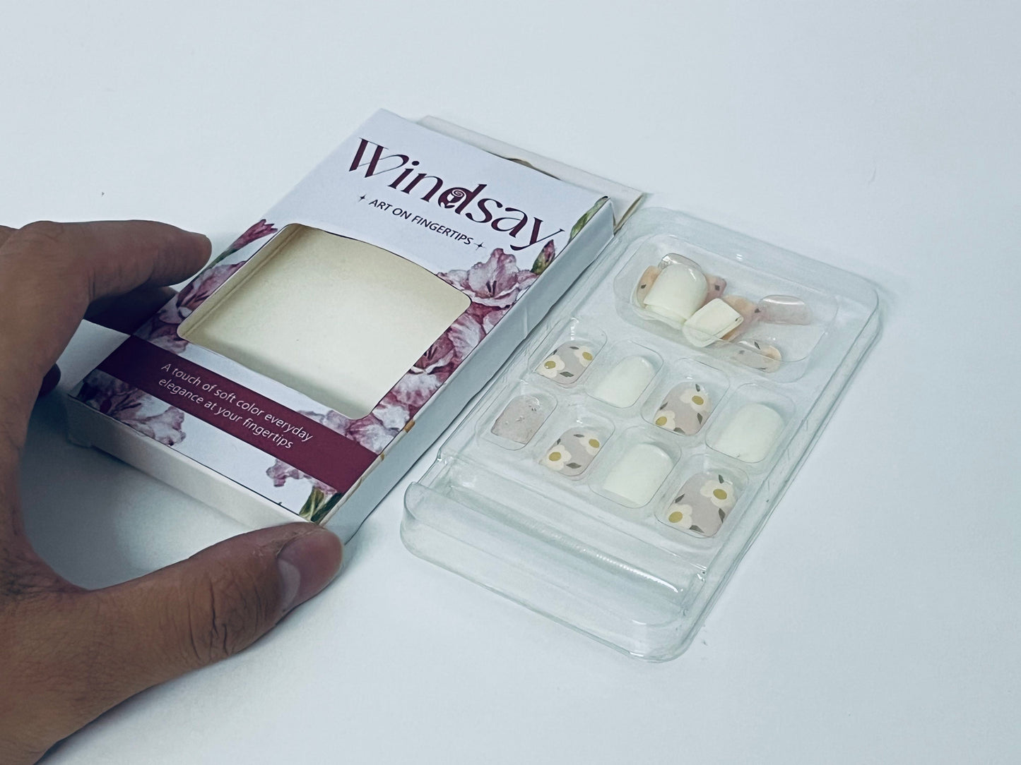 Windsay Daisy Gentle Style Nail Art Stickers, Fingertip Art Quick Nail Beauty