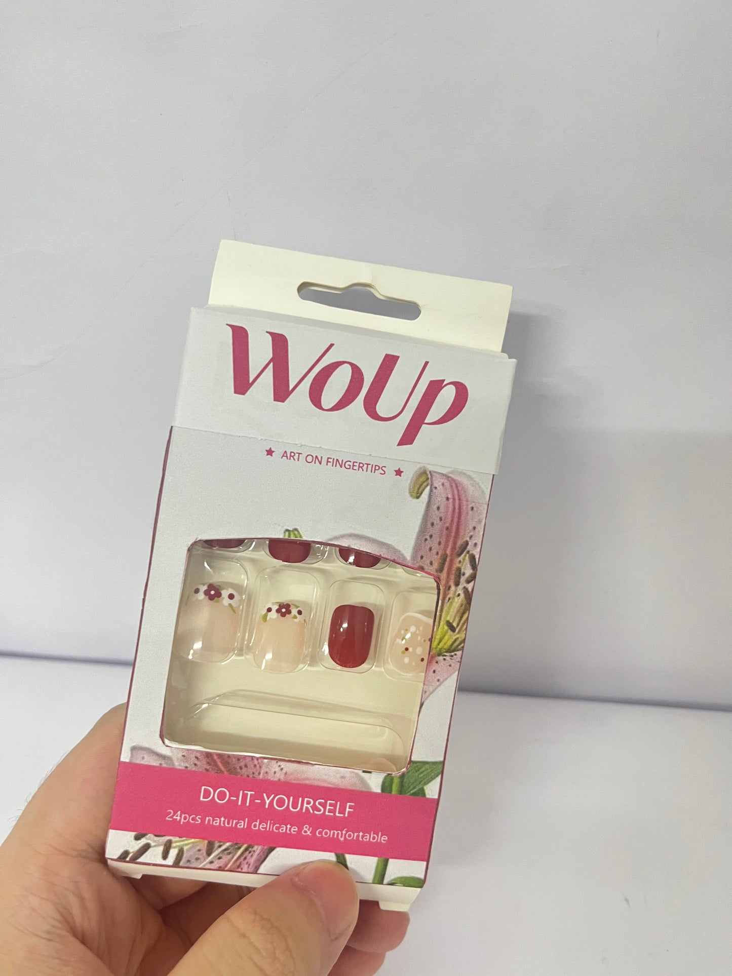 WoUp Press on Nails Short Square Fake Nails with Glitter Flower Designs Red Nails Press ons Glossy Glue on Nails Spring False Nails Nude Acrylic Nails Artificial Stick on Nails for Women 24Pcs