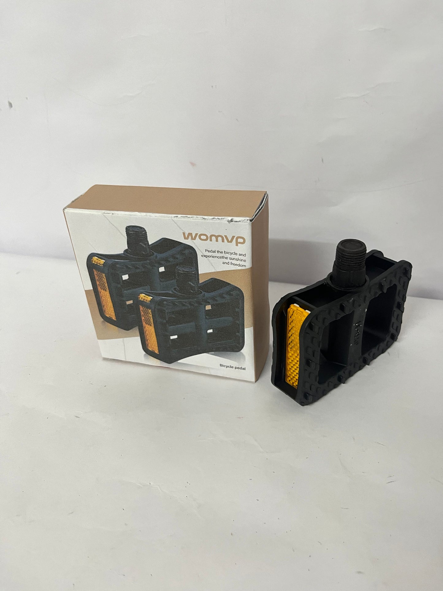Womvp Folding Bike Pedals, Mountain Bike Pedals CNC Aluminum Bicycle Flat Pedals, 9/16'' with Reflective Strips | Non-Slip | Waterproof | Wide Flat Cycling Pedals for E-Bike, Urban Commute, MTB Bikes