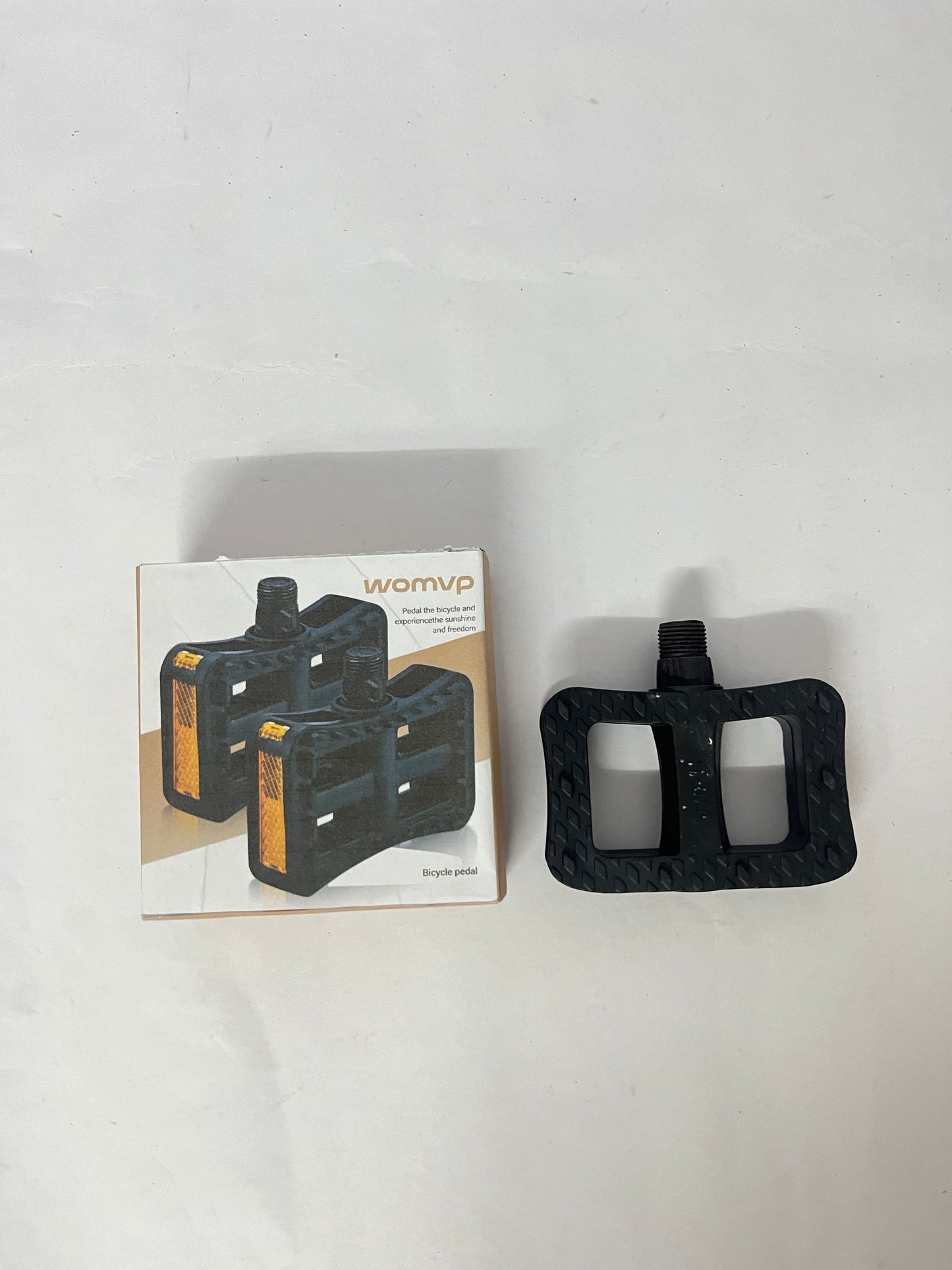 Womvp Folding Bike Pedals, Mountain Bike Pedals CNC Aluminum Bicycle Flat Pedals, 9/16'' with Reflective Strips | Non-Slip | Waterproof | Wide Flat Cycling Pedals for E-Bike, Urban Commute, MTB Bikes