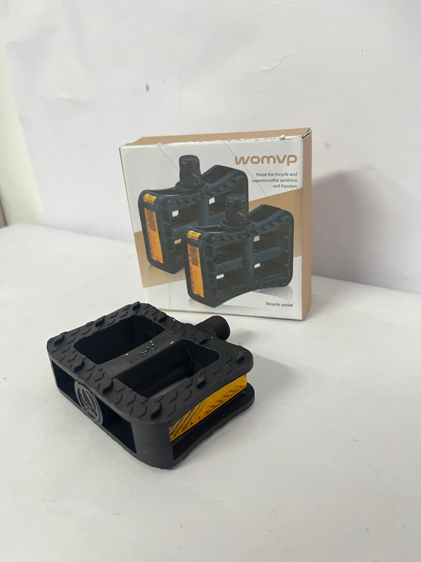 Womvp Folding Bike Pedals, Mountain Bike Pedals CNC Aluminum Bicycle Flat Pedals, 9/16'' with Reflective Strips | Non-Slip | Waterproof | Wide Flat Cycling Pedals for E-Bike, Urban Commute, MTB Bikes