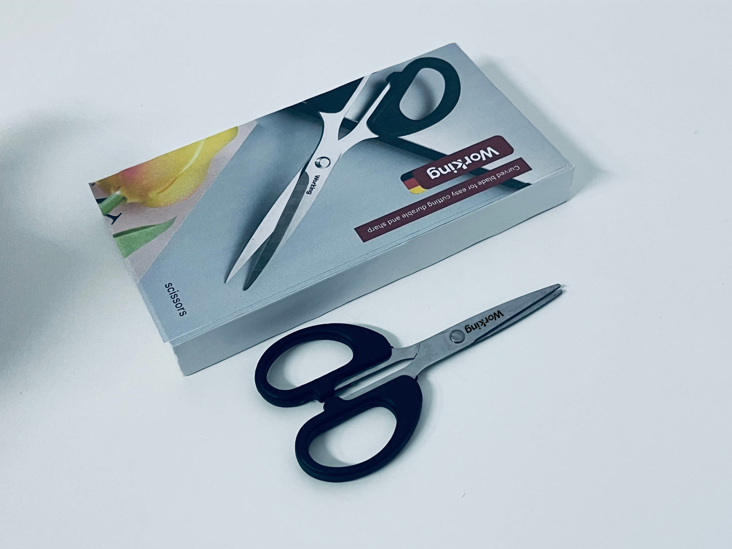 【Working Multipurpose Curved-Blade Scissors】—— Reliable Tool for Smooth Cutting Tasks