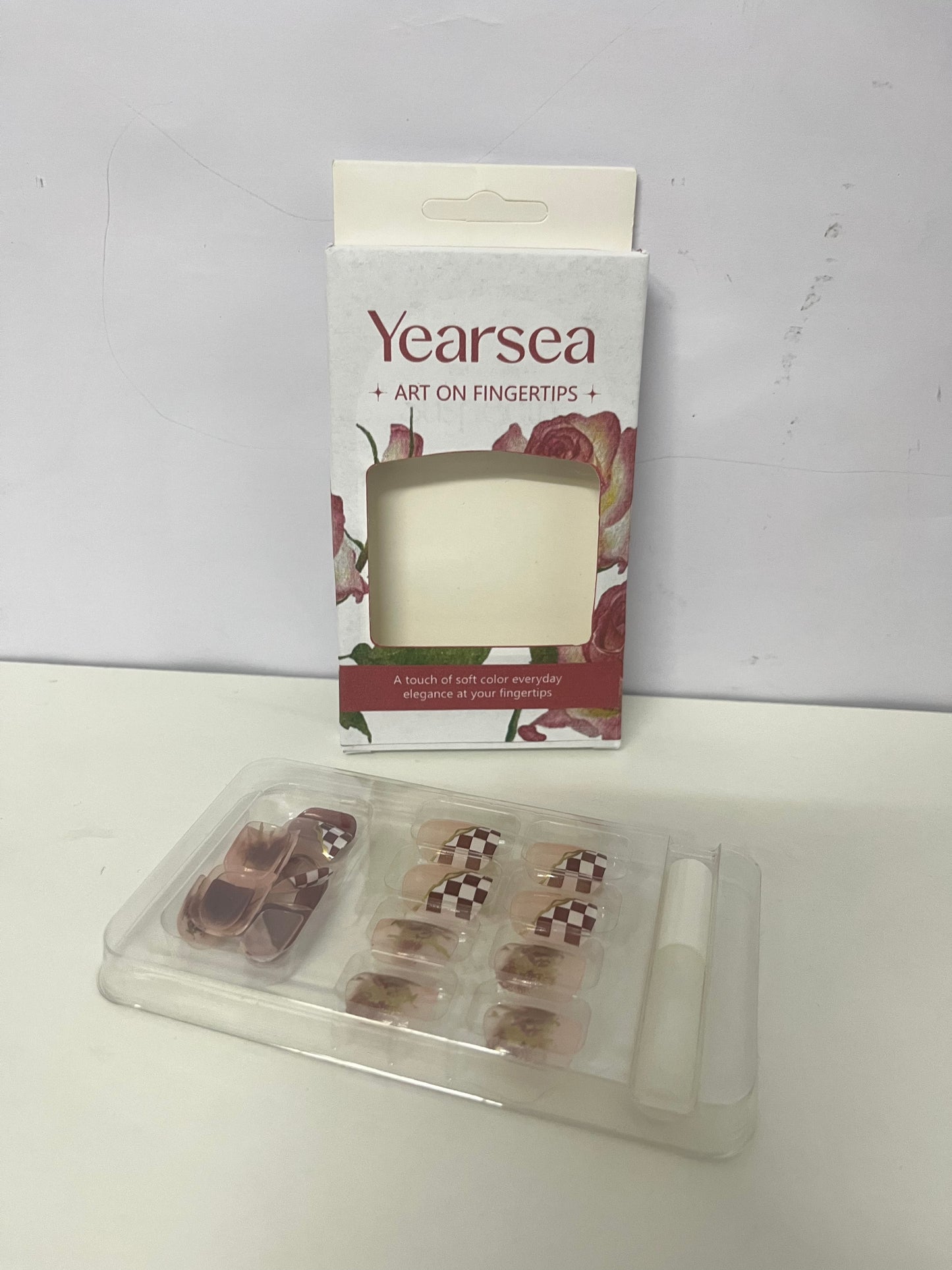 【Yearsea False Nails – Art on Fingertips】—— Effortless Elegance for Daily Style
