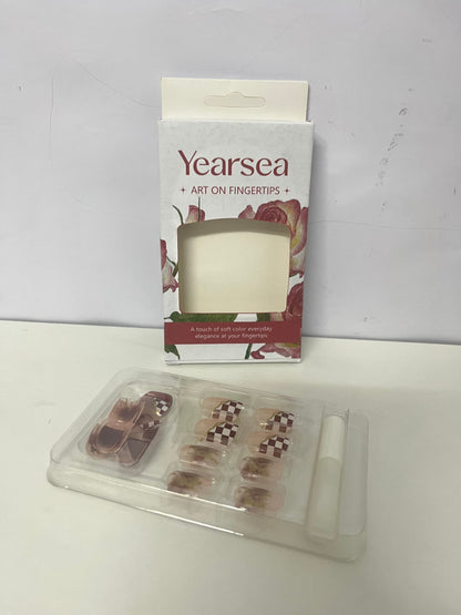 【Yearsea False Nails – Art on Fingertips】—— Effortless Elegance for Daily Style
