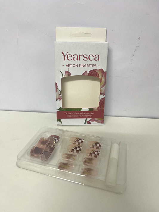 【Yearsea False Nails – Art on Fingertips】—— Effortless Elegance for Daily Style