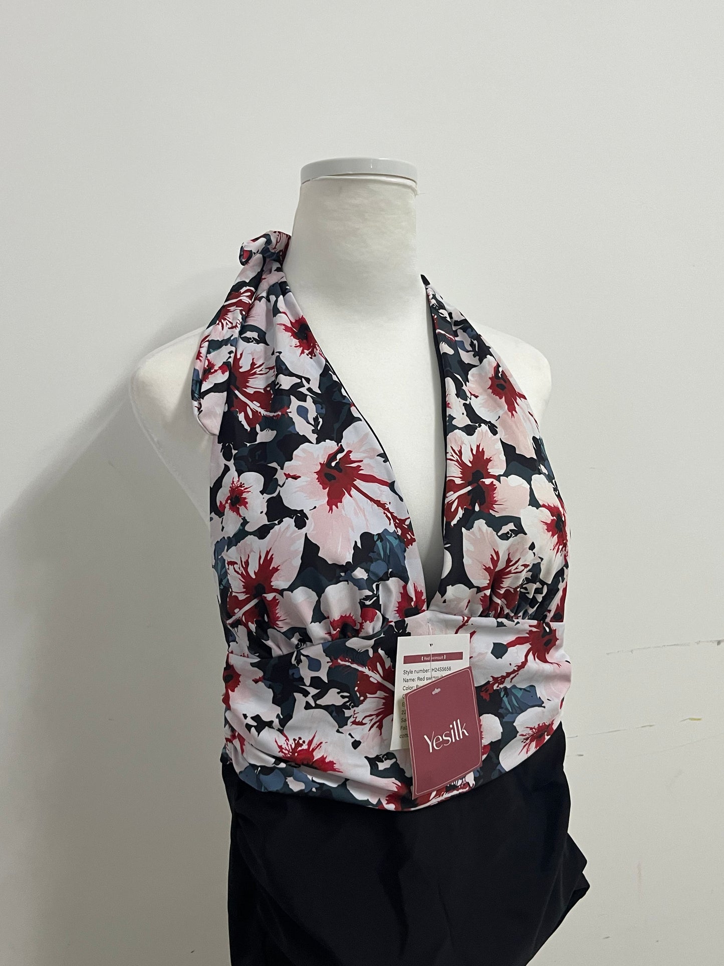 Yesilk Retro Floral Halter One-Piece Swimsuit | Elegant & Slim-Fitting, A Must-Have for Vacation