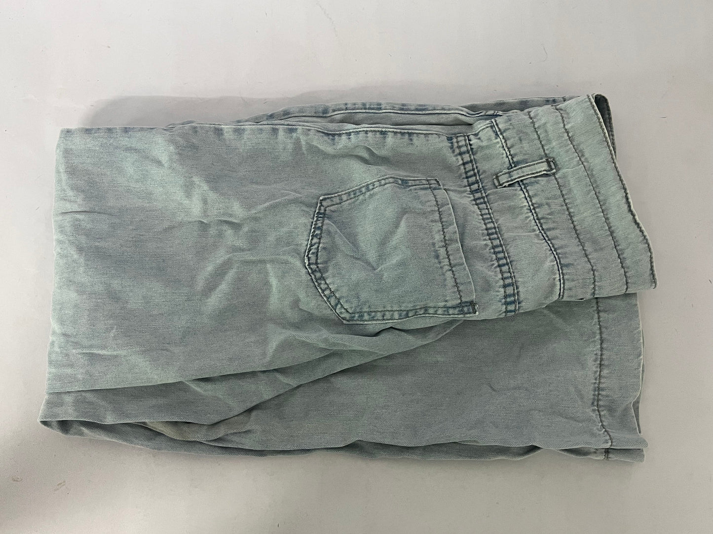 Yoney Light Blue Washed Jeans: A Sincere Combination of Retro Style and Comfortable Wearing