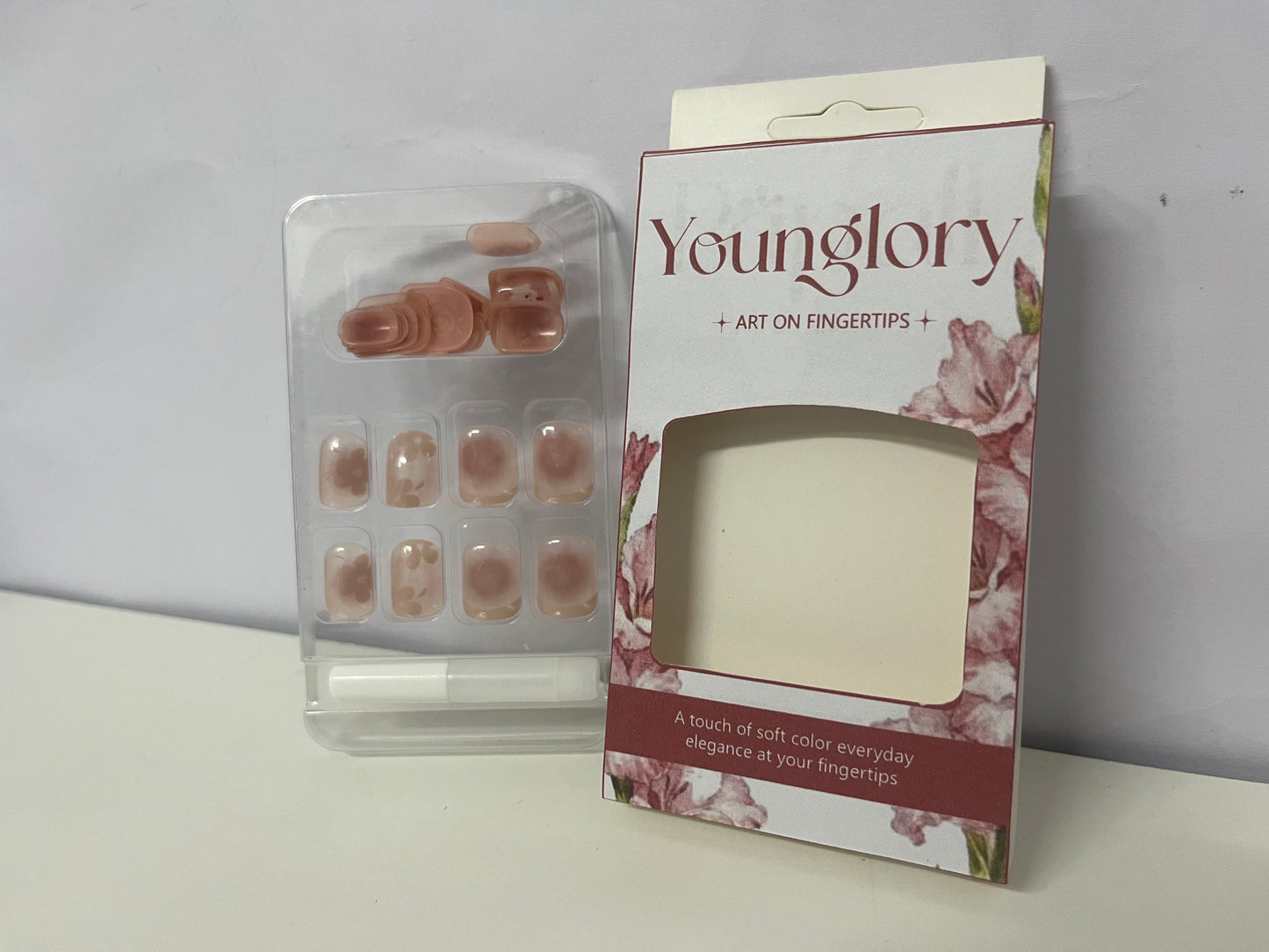 Younglory Misty Pink Translucent Gradient Press-On Nails Self-Adhesive A Delicate Fingertip Accessory for Daily Commute