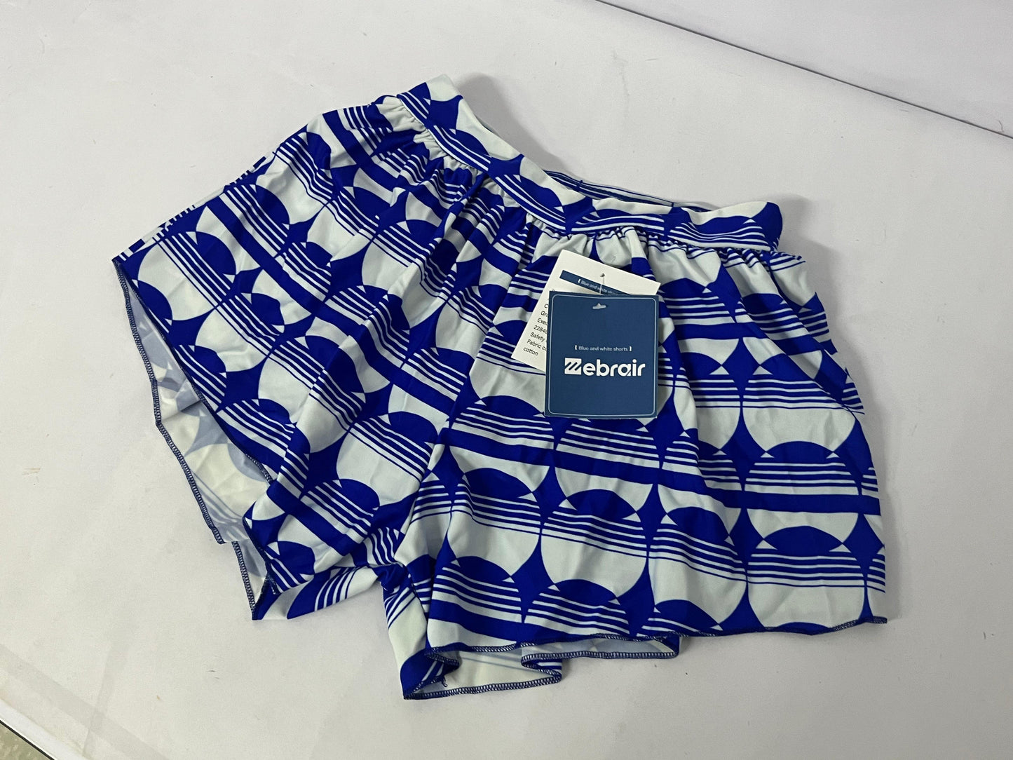 Zebrair Pants Blue and White Geometric Pattern Shorts - The Perfect Choice for Summer Fashion and Comfort