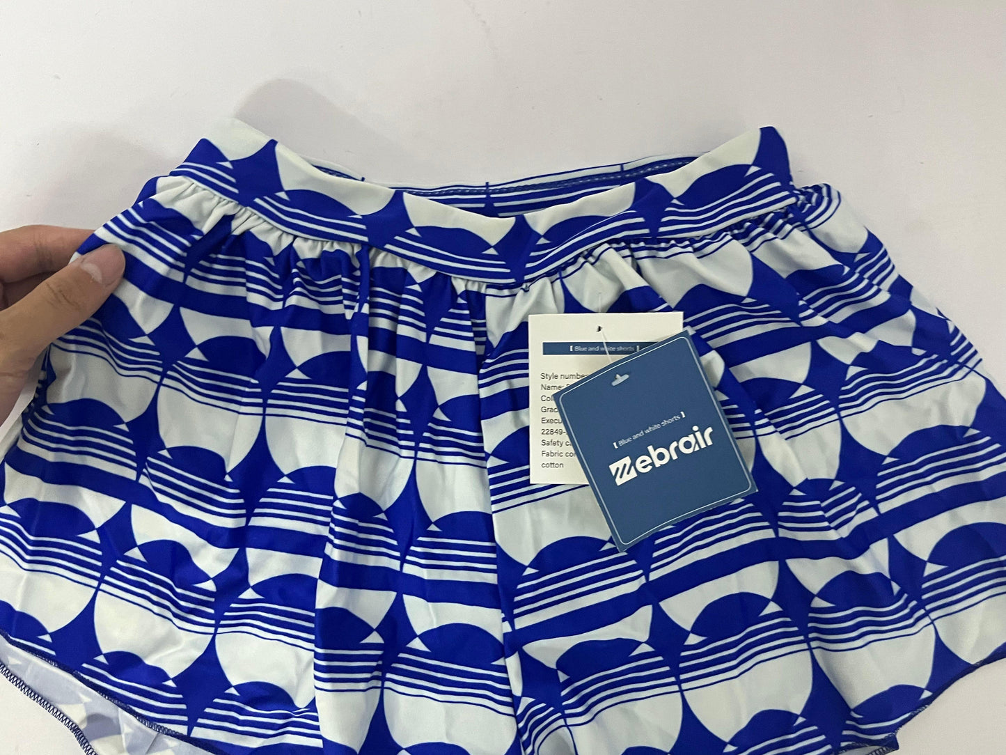 Zebrair Pants Blue and White Geometric Pattern Shorts - The Perfect Choice for Summer Fashion and Comfort