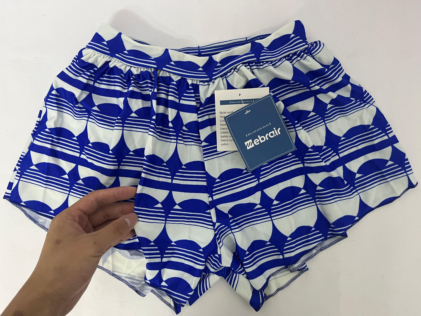 Zebrair Pants Blue and White Geometric Pattern Shorts - The Perfect Choice for Summer Fashion and Comfort