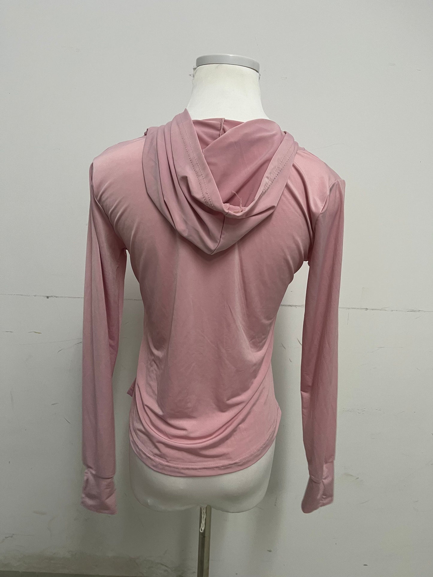【fitTrail Pastel Pink Hooded Athletic Shirt】—— Flexible & Stylish Activewear for Daily Movement