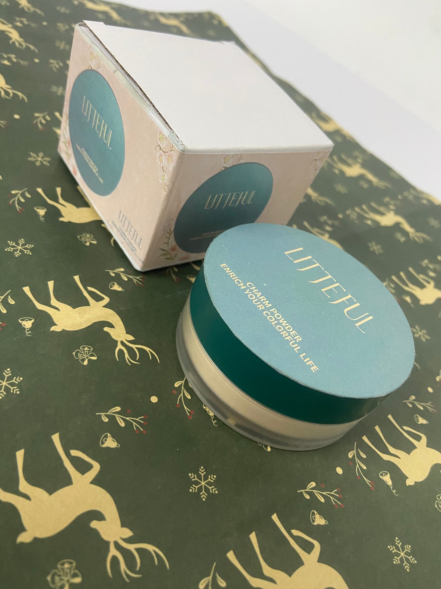 LITTEFUL Sculpted Skin-Perfecting Makeup Setting Powder - Clay - FULL SET (Case & Refill) - Lightweight Powder Foundation Made with 70% Organic Ingredients