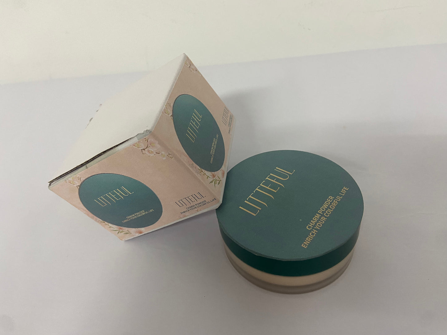 LITTEFUL Sculpted Skin-Perfecting Makeup Setting Powder - Clay - FULL SET (Case & Refill) - Lightweight Powder Foundation Made with 70% Organic Ingredients