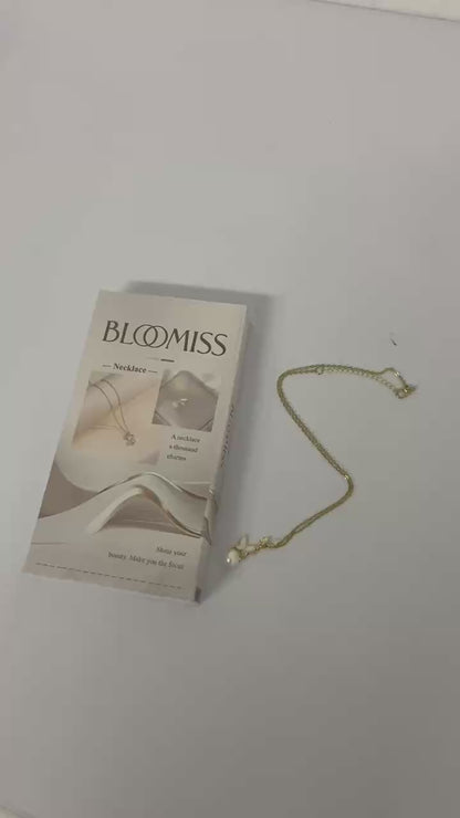 BLOOMISS Jewel chains Pendant Necklace For Women Butterfly Pendant Clavicle Chain Necklace Gold Pearl Butterfly Necklace Personality Temperament and Design Pearl Necklace Jewelry Gifts