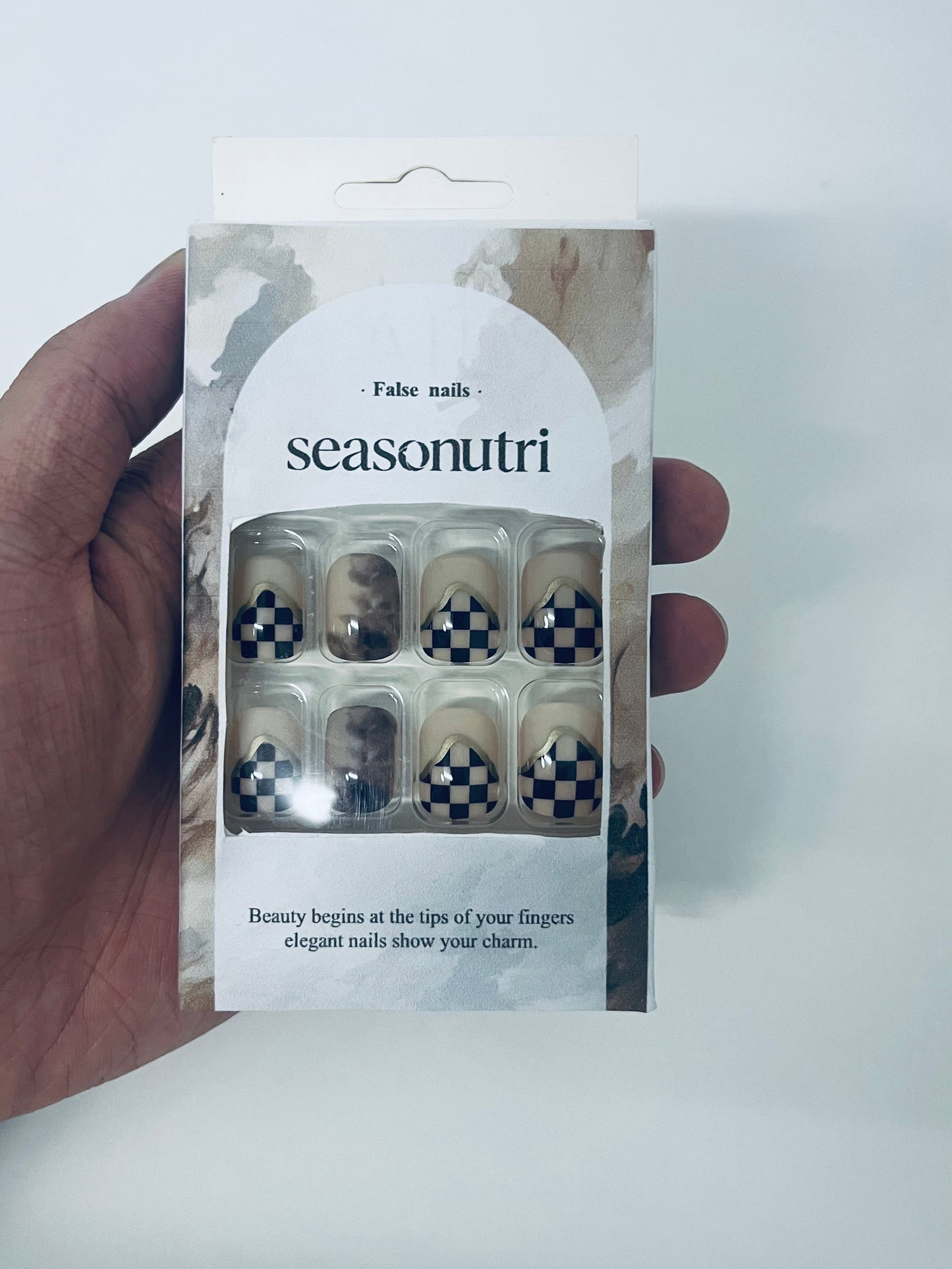 seasonutri Checkerboard Gradient Fake Nail Tips - Retro Style Press-On Nails (With Jelly Adhesive)