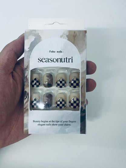 seasonutri Checkerboard Gradient Fake Nail Tips - Retro Style Press-On Nails (With Jelly Adhesive)